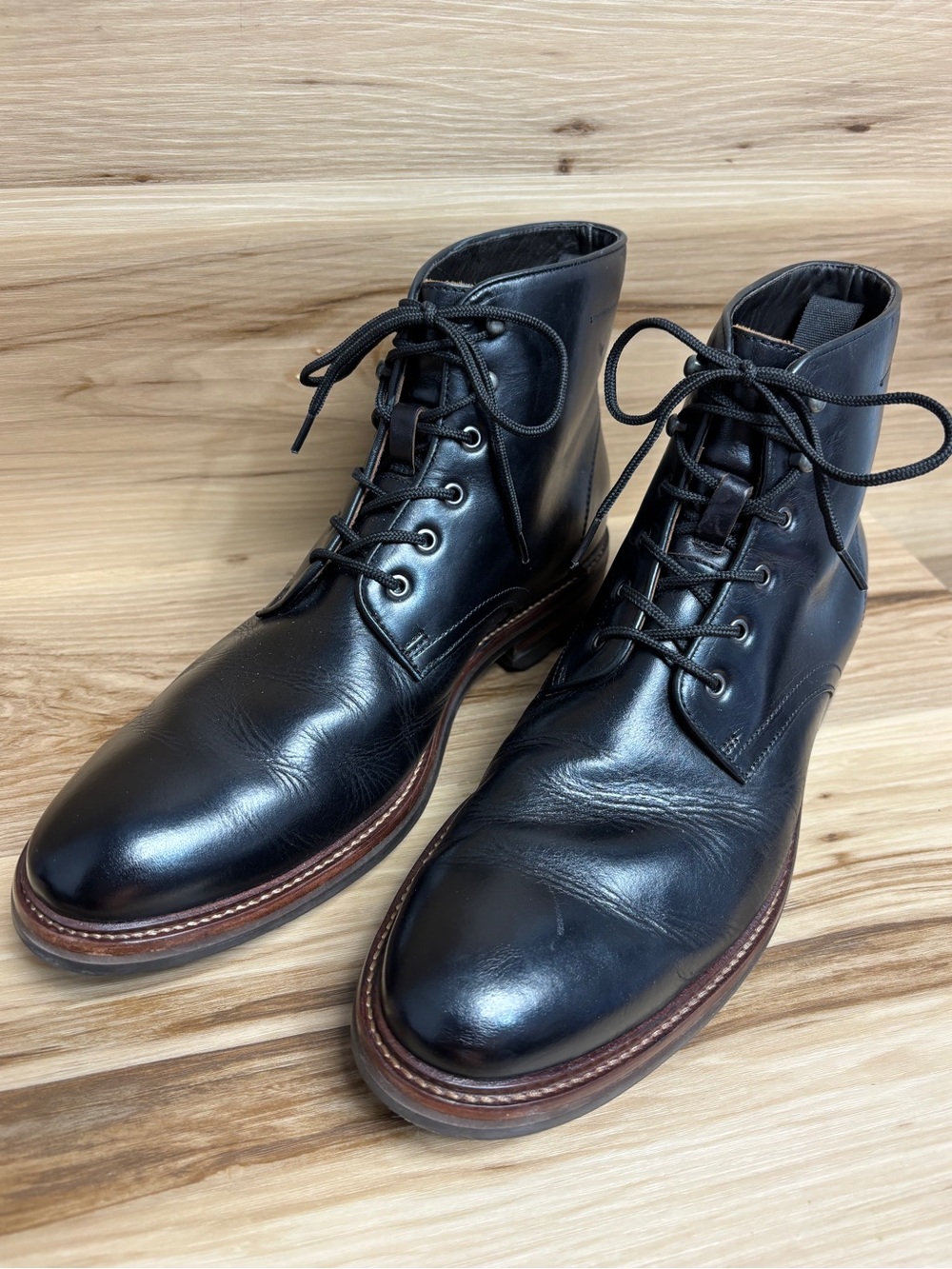 Johnston and Murphy Collection Welch style boot with plain toe size 9.5
